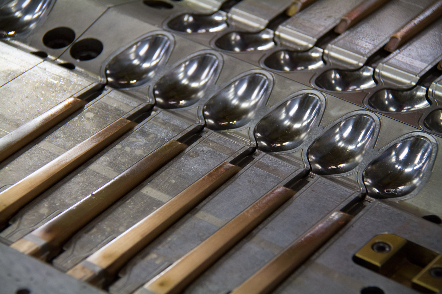 Thin Wall Plastic Injection Molding Services that Produce HighQuality